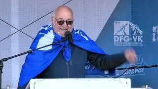 Rede von J&uuml;rgen Gr&auml;sslin auf der Friedensdemo in Berlin 03.10.2025