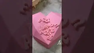 Hello kitty breakable heart🩷