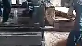Belah kayu besar
