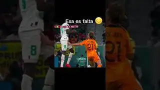 Alguien se equivoco de bal&oacute;n #mundial #futbol #falta #tarjetaroja tarjetar