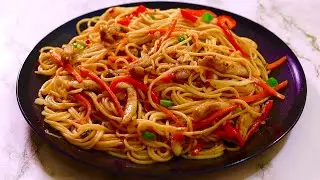 Chinese Chicken Chow Mien Recipe | Chicken Noodles | Chicken Chaumin by Sadia Uzair's Kitchen.