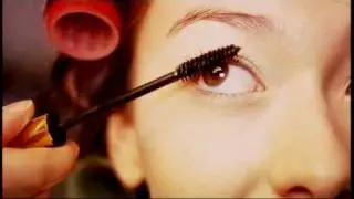 Daily Record Newspaper TV ad: Record Woman