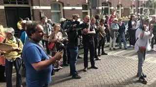 Protestactie bij Stadshout in de Pijp