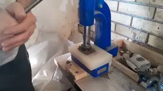 Sofa back button tufting دکمه کاری وسط مبل ( لمسه دوزی)