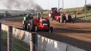 190XT Allis Chalmers pulling 6500# King of the Hill 5 mph Ida Grove, IA July 17, 2020