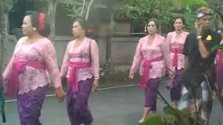 Acara nunas Tirta Ning ring pura puseh , Medahan 