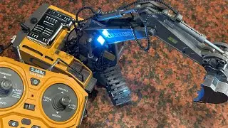 So Realistic! Toy RC Excavator by VEVOR