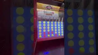 Connect 4 Hoops #connectfour #basketball #daveandbusters #shorts