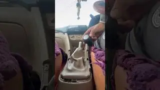 गियर चे नॉब व लेदर कवर कसे बदलायचे #gearknob #change #athome #automobile #marutisuzuki #swift #tech