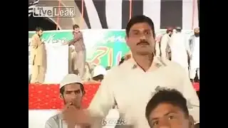 Pakistani reporter slaps a kid on live TV