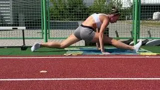 hurdler warm up . Барьерная гимнастика