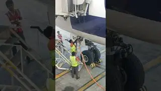 Removing the Ground Power Units #gpu #electricalpower #aviation