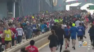 Thousands Pack Ben Franklin Bridge For 2021 Cooper Norcross Run The Bridge Event