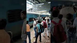 The daily superfast Karnavati Express Skips crowded platform of Dadar Railway station