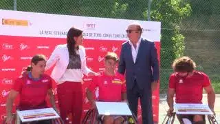 Acto de entrega becas jugadores tenis en silla de ruedas