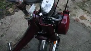 Tales from the riverbank present: Velo Solex 3800 throttle operation.