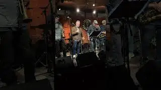 Joe Rapolla ￼and The Fumos doing a little of Chicago&rsquo;s &ldquo;Beginnings&rdquo; 