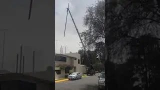 Kato KR101 | Elevaci&oacute;n de estructuras met&aacute;licas