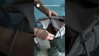 Bolso bandolera gris con varias cremalleras 30x25x10cm | tenemosturegalo.es