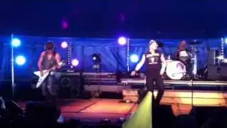 Neil buchanan plays in his band