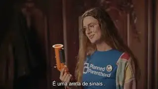 Sensacional !! Uma feminista viajante do tempo tentando matar Hitler !