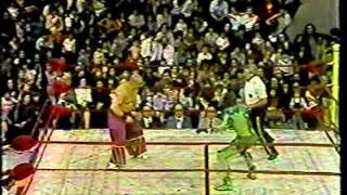 Titanes en el Ring - Khangai el Mongol vs El Hombre Vegetal