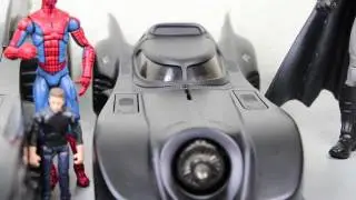 Batman (1989) Movie Hot Wheels Batmobile 1/18 Scale Die-cast Vehicle Review
