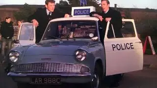 HeartBeat-Phill brings out pc steve cranes death.While oscar is in Hospital