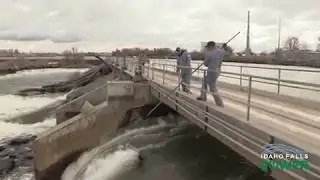 Hydro Mechanics vs. The Logs
