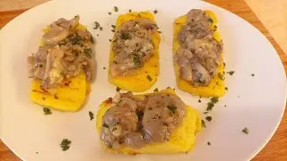 Bruschette di Polenta con Funghi Champignon 