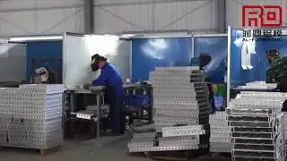RD workers are welding aluminum formwork panels  RD AL FORMWORK