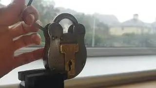 Lock Picking | Old English Squire 600 4 Lever Padlock