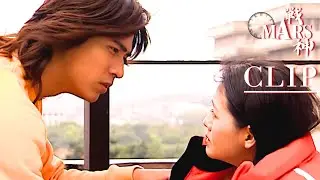 【CLIP】She was crying on the rooftop and the campus male god saved her │ Mars 戰神