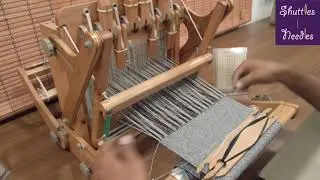 Katie loom- 8 shaft folding loom