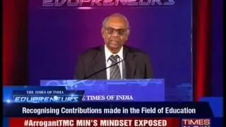 Dr. G. B Senthil Kumar Receiving Edupreneurs 2014 Award - Times Now Telecast