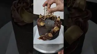 Simple chocolate truffle cake 🥹 decoration ideas #chocolatetrufflecake #shorts #youtubeshorts #viral