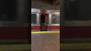 Red Line to Boston at Quincy Center #trainspotter #subwaytrain
