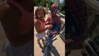 Crazy Girl fell in love with Spider-Man's friend 💕 #spiderman #crazygirl #love #minecraft #comedy