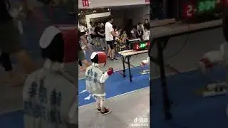 儿童击剑，哈哈，笑死人~哈哈😄
