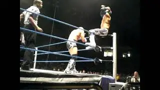 Sin Cara Negro ends up in the sharp shooter!
