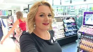 Katia - conseillère de vente chez Sephora