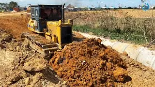 Mix New Action & Old Action Bulldozer Komatsu Leveling Rock Soil Land Fill & Roads Building