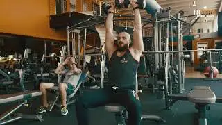 Spinte con Manubri | Come si fa? | FITACTIVE