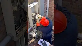 В районе Эйпекса проводится модернизация электросчетчиков.