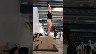 making 5x3 full range of motion handstand pushups look easy!