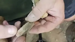 A short explanation of pressure flaking flint