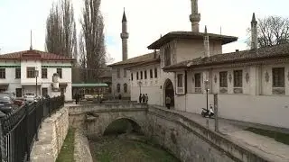Crimea's Tatars pray for peace before referendum