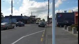 Ambulance responding priority 1 through South City intersection
