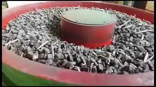 VIBRATORY DEBURRING MACHINE