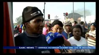 Protestors hit by rubber bullets in Walmer protest